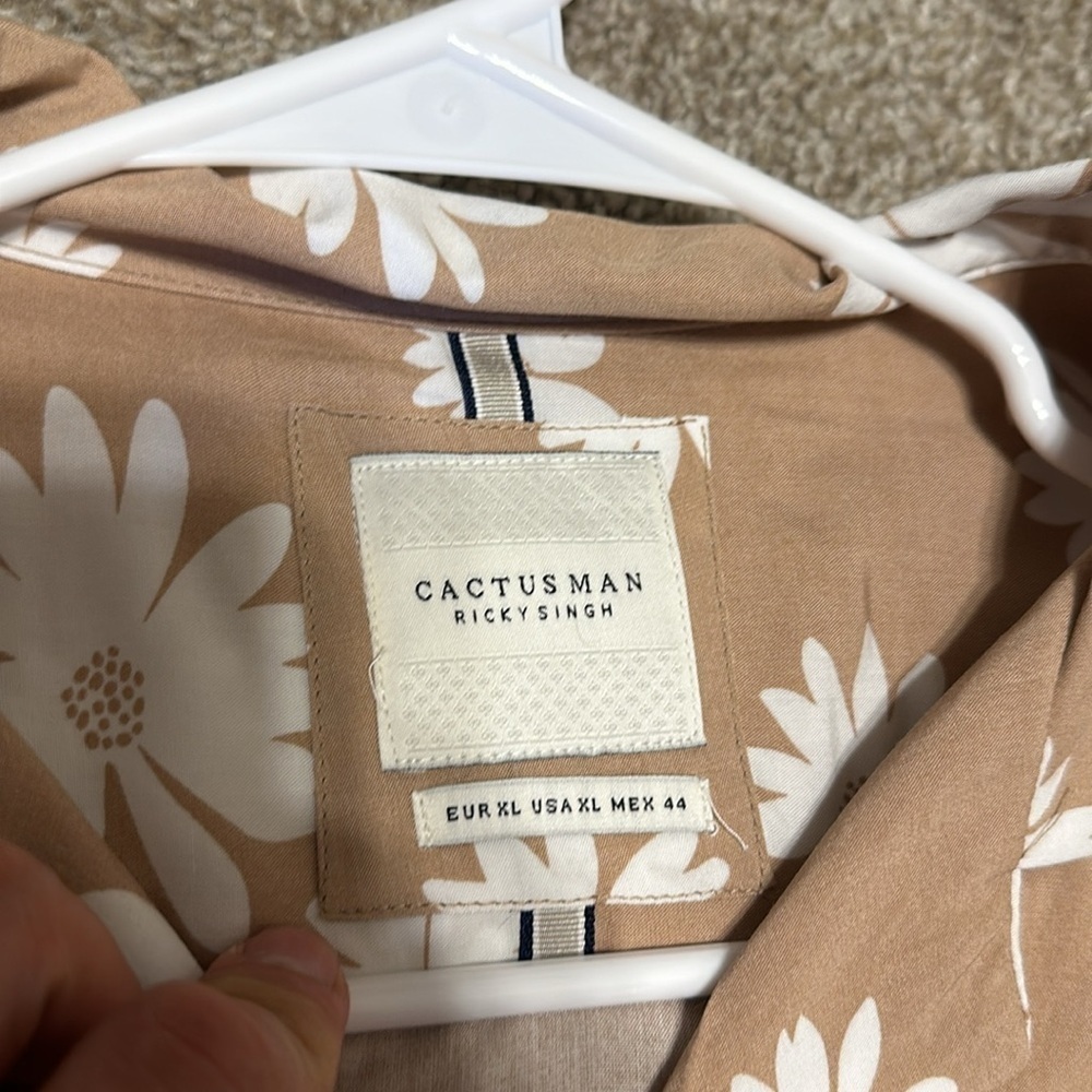 Cactus man button down - Picture 3 of 3